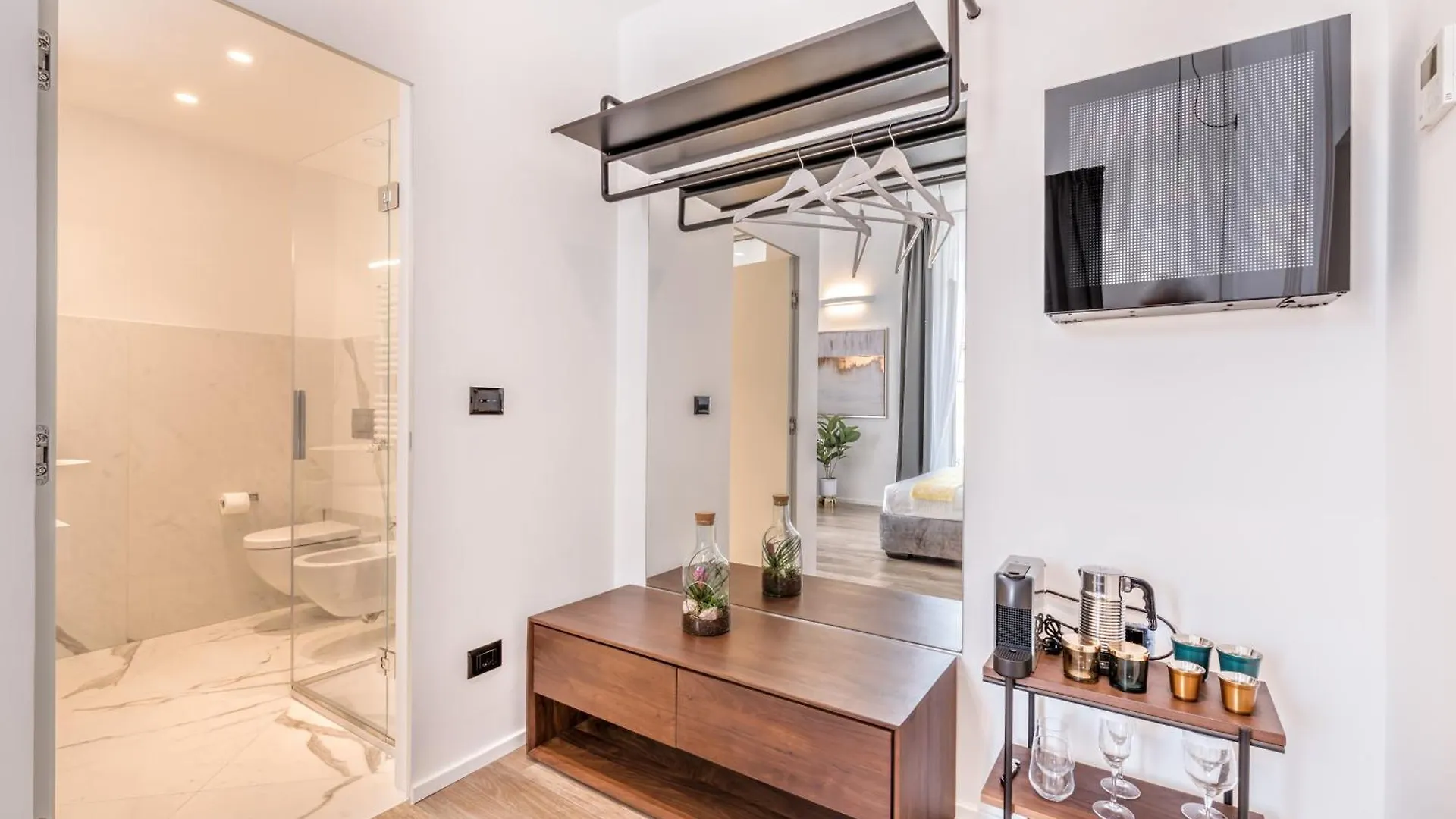 La Spezia By The First - Luxury Rooms & Suites Guest house