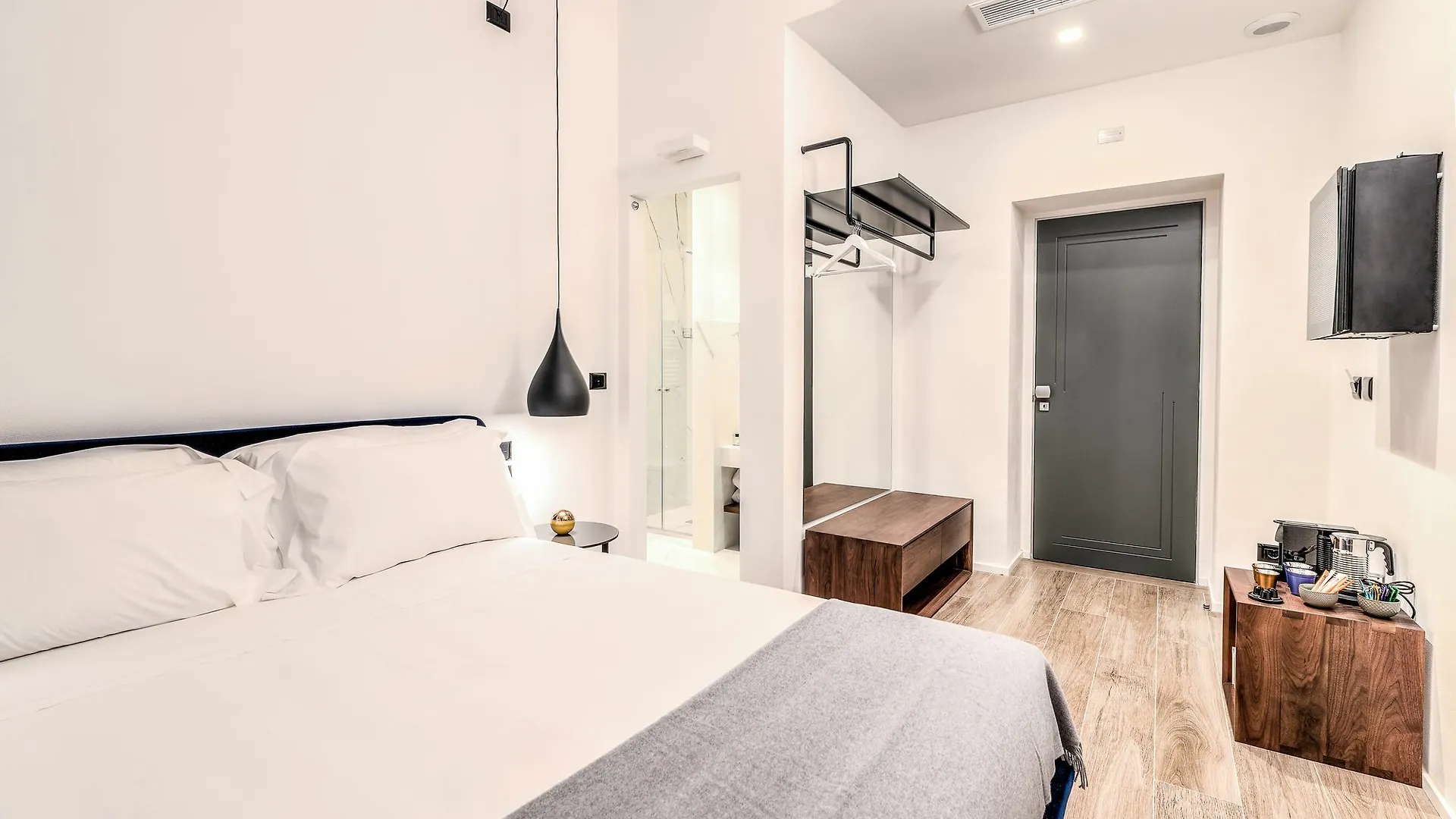 Guest house La Spezia By The First - Luxury Rooms & Suites